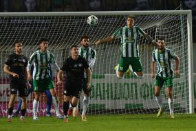 Игровой момент матча