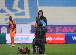 Combat medic Elina Medinina received a proposal from her fiancé before the match started
