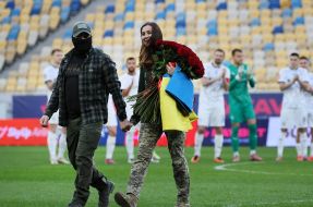Боевой медик Элина Мединина получила предложение от жениха перед началом матча