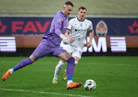 Игровой момент матча