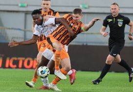 Игровой момент матча