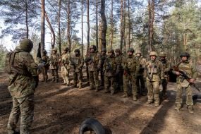 Проходження новобранцями Харківського прикордонного загону психологічної смуги перешкод