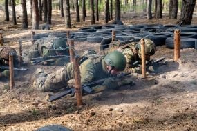 Проходження новобранцями Харківського прикордонного загону психологічної смуги перешкод
