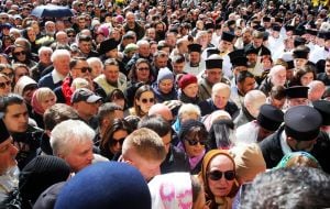 Віряни біля Володимирського собору