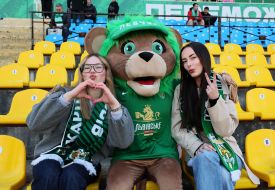 Вболівальники на трибунах