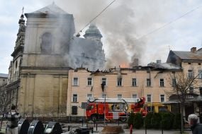 Дрон попал в жилой дом в центре Львова