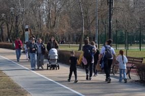 Люди в парке "Наталка"