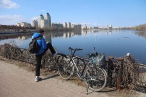 Вудочка біля велосипеда