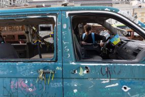 Уничтоженная российская военная техника на Михайловской площади в Киеве