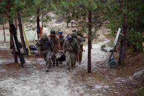 Военная подготовка военнослужащих-новобранцев на одном из полигонов учебного центра ВСУ