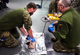 Военная подготовка военнослужащих-новобранцев на одном из полигонов учебного центра ВСУ