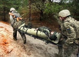 Военная подготовка военнослужащих-новобранцев на одном из полигонов учебного центра ВСУ