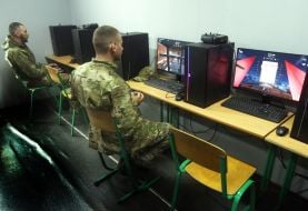 Военная подготовка военнослужащих на одном из полигонов учебного центра ВСУ