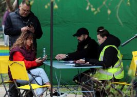 Accepting applications from residents of a residential building damaged by a rocket strike