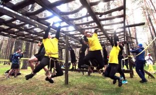 Participants of the Wild Race military-sports event