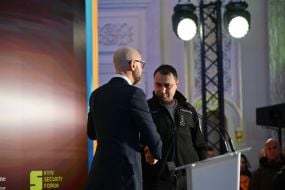 Арсеній Яценюк  та Кирило Буданов