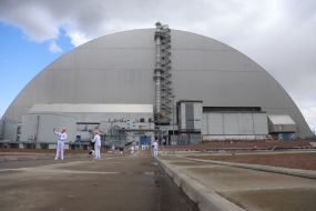 Конфайнмент над четвертым энергоблоком ЧАЭС