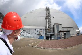 Конфайнмент над четвертым энергоблоком ЧАЭС