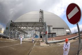 Конфайнмент над четвертым энергоблоком ЧАЭС