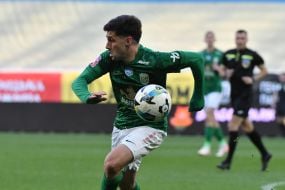 Игровой момент матча