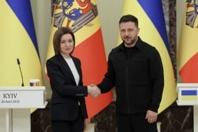 Meeting between Volodymyr Zelenskyy and Maia Sandu with media representatives