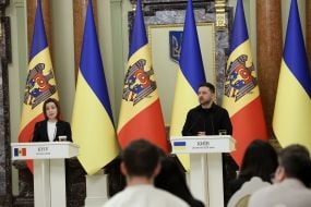 Meeting between Volodymyr Zelenskyy and Maia Sandu with media representatives