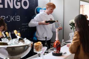 Фестиваль українського вина та фермерських продуктів
