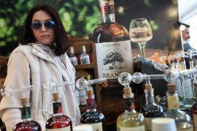 Фестиваль українського вина та фермерських продуктів