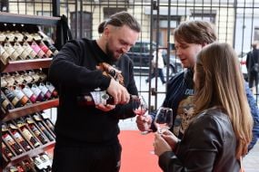 Фестиваль українського вина та фермерських продуктів
