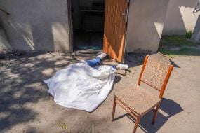 Тіло загиблого внаслідок ракетної атаки