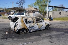 Спалений внаслідок ракетного удару автомобіль