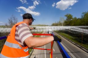 Антидронові сітки встановлюють на кільцевій дорозі Харкова