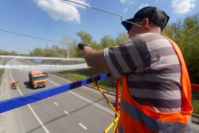Антидронові сітки встановлюють на кільцевій дорозі Харкова