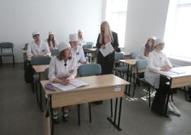 Студенты на занятии в аудитории