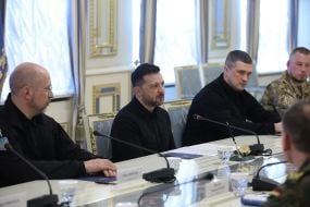 Денис Шмигаль,  Володимир Зеленський, Михайло Федоров та Павло Паліса