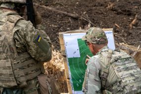 Базовая военная подготовка рекрутов 58-й ОМПБр на полигоне в Харьковской области