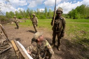 Базовая военная подготовка рекрутов 58-й ОМПБр на полигоне в Харьковской области