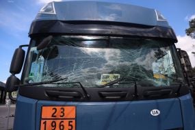 Последствия попадания ракеты в АЗС в Киеве