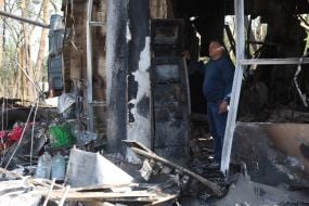 Последствия попадания ракеты в АЗС в Киеве