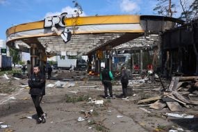 Последствия попадания ракеты в АЗС в Киеве