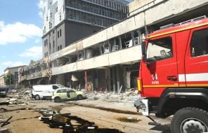 Пошкоджений внаслідок обстрілу Києва бізнес-центр