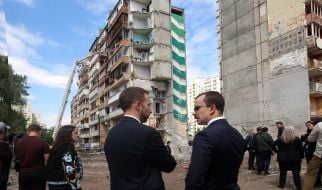 Over 60 heads of diplomatic missions visited the house in Kyiv that was hit by a Russian missile