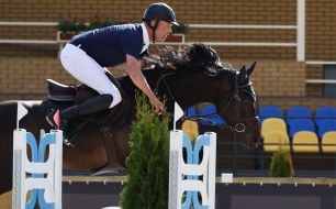Соревнования по преодолению препятствий “EQUICOR КРАСНЫЕ МАКИ”