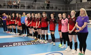 Yulia Gorilska and the "silver" winners of the Ukrainian Handball Cup "Spartak-DYUSSH" (Kyiv)