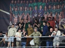 Вболівальники на трибуні