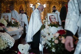 Farewell ceremony for sisters Lyubava and Vera Yakovlev in Kyiv