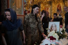 Farewell ceremony for sisters Lyubava and Vera Yakovlev in Kyiv