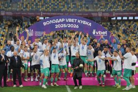 Игроки ФК "Динамо" радуются победе