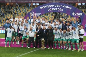 Игроки ФК "Динамо" радуются победе