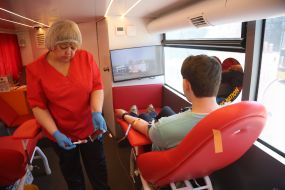 Blood donation at the Teplokrovni mobile hub